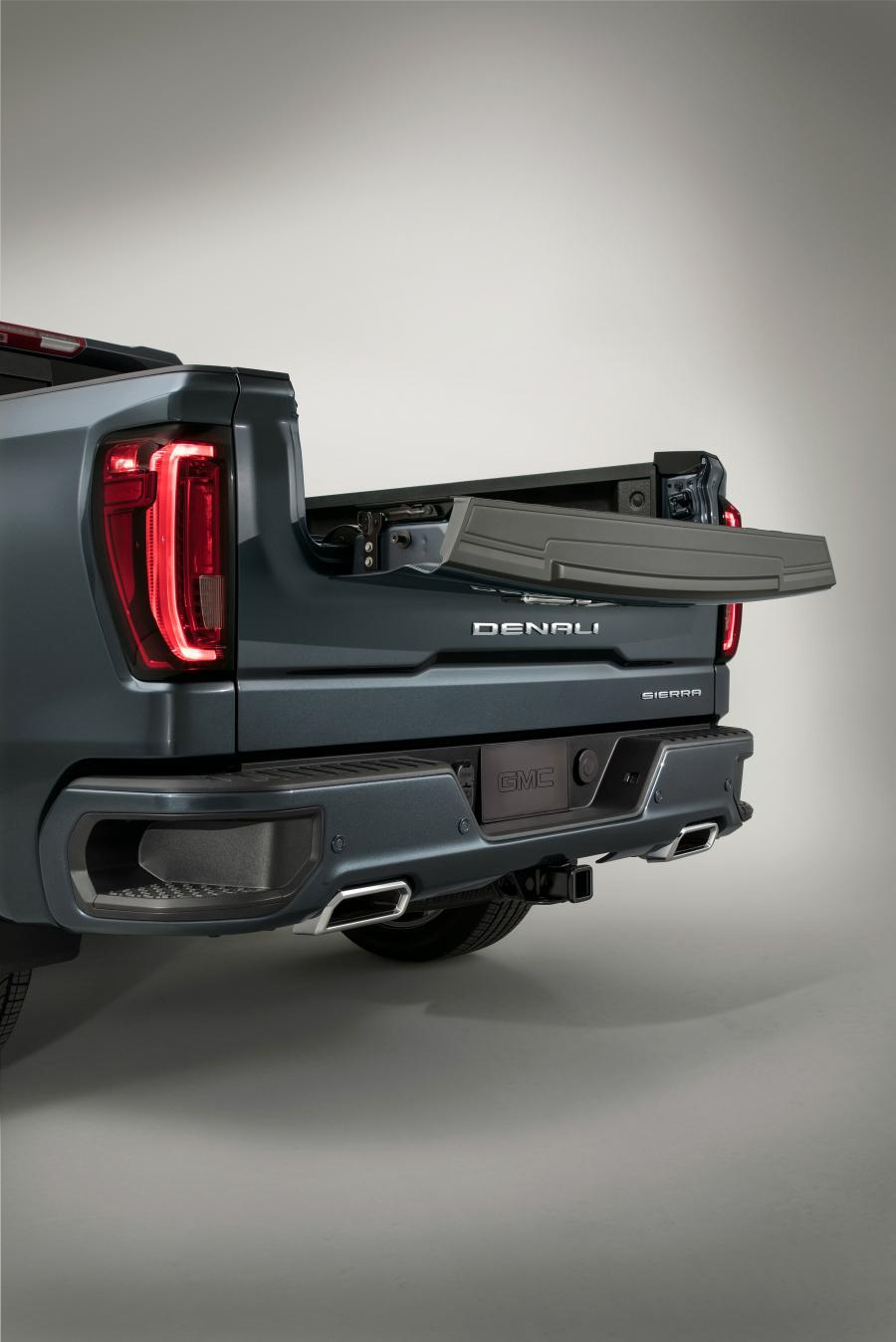 Багажник GMC Sierra Denali Crew Cab 2018 года  (фото 2 из 45)